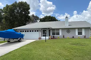 910 Liberty Ln, Auburndale, FL 33823 - Photo 1