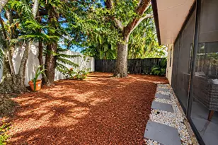 13266 St Tropez Cir, Palm Beach Gardens, FL 33410 - Photo 33