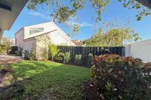 13266 St Tropez Cir, Palm Beach Gardens, FL 33410 - Photo 3