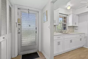 1 Golfs Edge F, West Palm Beach, FL 33417 - Photo 3