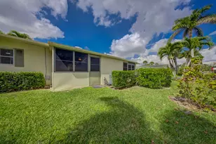 2693 Emory Dr E, West Palm Beach, FL 33415 - Photo 17