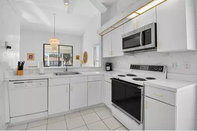 10279 N Circle Lake Drive #202, Boynton Beach, FL 33437 - Photo 15