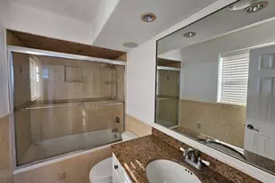 470 Executive Center Dr, West Palm Beach, FL 33401 - Photo 9