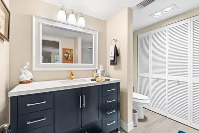 4 Stratford Drive E #B, Boynton Beach, FL 33436 - Photo 11