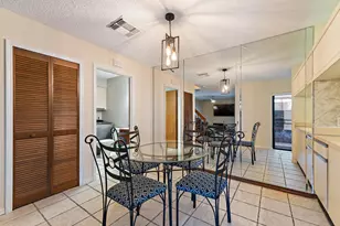 402 SE Castle Ct, Port Saint Lucie, FL 34952 - Photo 9