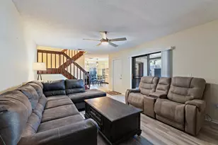 402 SE Castle Ct, Port Saint Lucie, FL 34952 - Photo 5