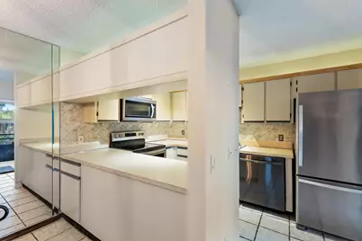 402 SE Castle Court, Port Saint Lucie, FL 34952 - Photo 11