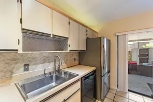 402 SE Castle Ct, Port Saint Lucie, FL 34952 - Photo 19