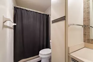 402 SE Castle Ct, Port Saint Lucie, FL 34952 - Photo 33