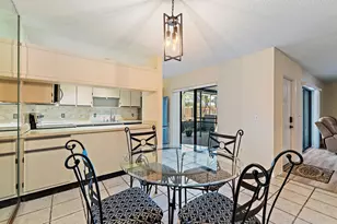 402 SE Castle Ct, Port Saint Lucie, FL 34952 - Photo 15