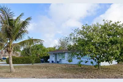 855 Date Palm Drive, Lake Park, FL 33403 - Photo 11