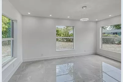 855 Date Palm Drive, Lake Park, FL 33403 - Photo 9