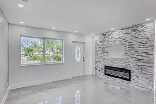 855 Date Palm Dr, Lake Park, FL 33403 - Photo 3