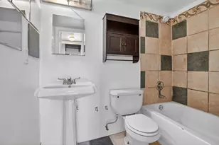 8042 SW 21st Pl, Davie, FL 33324 - Photo 9