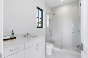 2442 Bay Cir, Palm Beach Gardens, FL 33410 - Photo 45