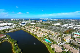 500 Pacific Grove Dr, West Palm Beach, FL 33401 - Photo 17