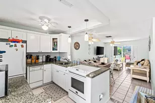 2121 NE 1st Ct, Boynton Beach, FL 33435 - Photo 5