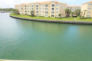 18 Harbour Isle Dr W, Fort Pierce, FL 34949 - Photo 1