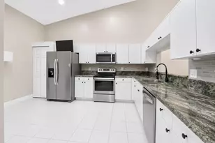 8298 Via Di Veneto, Boca Raton, FL 33496 - Photo 3