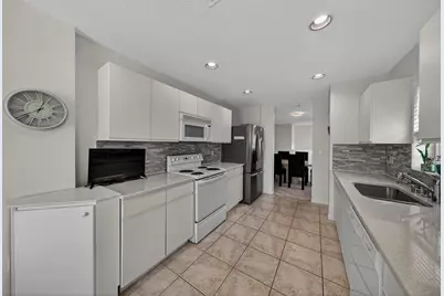 7676 Springwater Place #201, Boynton Beach, FL 33437 - Photo 7