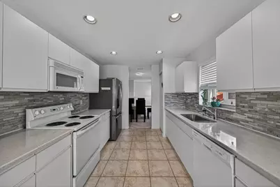 7676 Springwater Place #201, Boynton Beach, FL 33437 - Photo 5