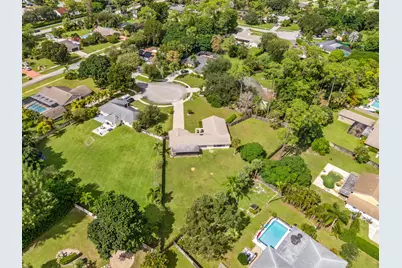 12192 Branding Iron Court, Wellington, FL 33414 - Photo 29