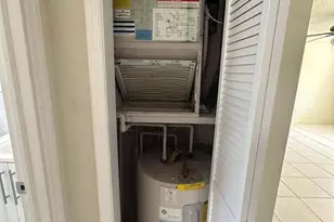 422 Caroline Ave, West Palm Beach, FL 33413 - Photo 7