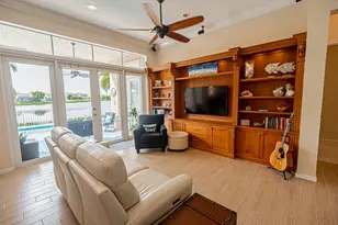11421 SW Kingslake Cir, Port Saint Lucie, FL 34987 - Photo 13