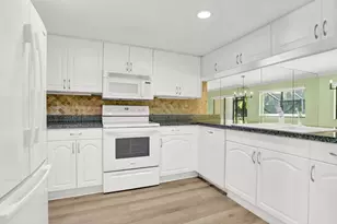 215 Oak Harbour Dr, Juno Beach, FL 33408 - Photo 9