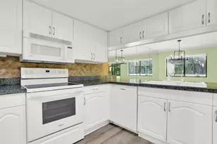 215 Oak Harbour Dr, Juno Beach, FL 33408 - Photo 9