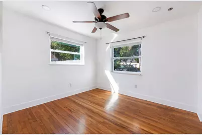 3914 Serubi Avenue, Palm Springs, FL 33461 - Photo 11