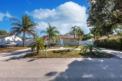 3914 Serubi Avenue, Palm Springs, FL 33461 - Photo 3