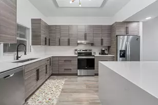 1640 Presidential Way, West Palm Beach, FL 33401 - Photo 3