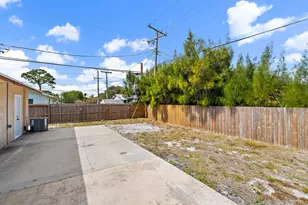 815 W Laird Dr, Jupiter, FL 33458 - Photo 37