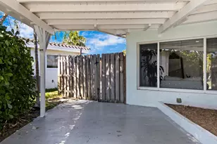 909 SE 16th Pl, Deerfield Beach, FL 33441 - Photo 3