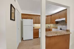 409 Pine Glen Ln, Greenacres, FL 33463 - Photo 11