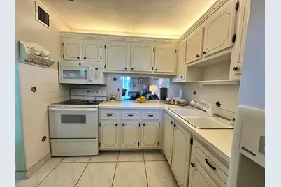 2606 S Garden Drive #311, Lake Worth, FL 33461 - Photo 11