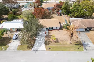 1718 SE Aires Ln, Port Saint Lucie, FL 34984 - Photo 3