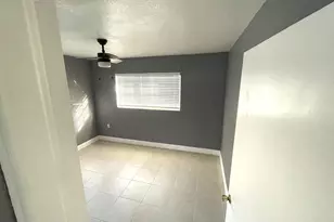 571 Sioux Rd, Lake Worth, FL 33462 - Photo 9