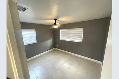 571 Sioux Road, Lake Worth, FL 33462 - Photo 3