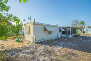 335 NE Tropicalia Ln, Jensen Beach, FL 34957 - Photo 33