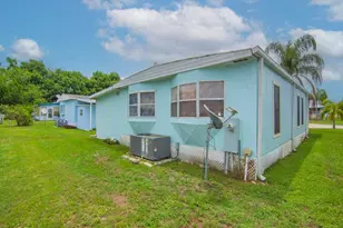 8 Brisa Ln, Port Saint Lucie, FL 34952 - Photo 29