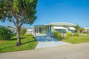 309 NE Pinelake Village Blvd, Jensen Beach, FL 34957 - Photo 5