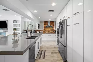 740 NE 36th St, Boca Raton, FL 33431 - Photo 11