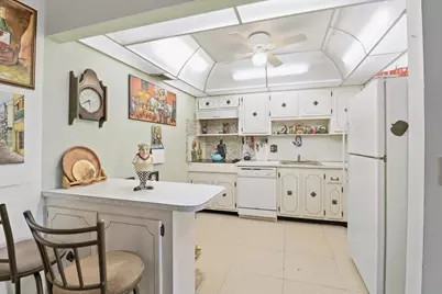 307 Wellington A, West Palm Beach, FL 33417 - Photo 5