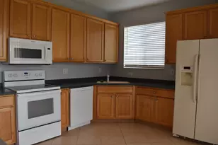 379 SW Lake Forest Way, Port Saint Lucie, FL 34986 - Photo 5