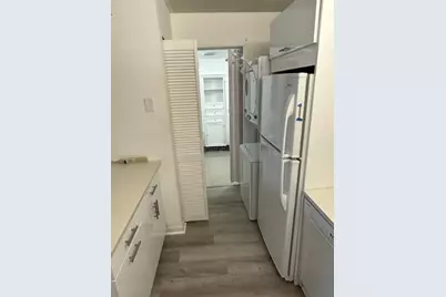 1106 Green Pine Boulevard #E1, West Palm Beach, FL 33409 - Photo 3