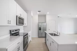 621 Salisbury Cir, Fort Pierce, FL 34982 - Photo 3