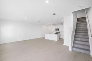 621 Salisbury Cir, Fort Pierce, FL 34982 - Photo 9