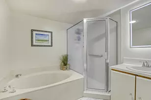 105 Half Moon Cir, Hypoluxo, FL 33462 - Photo 13